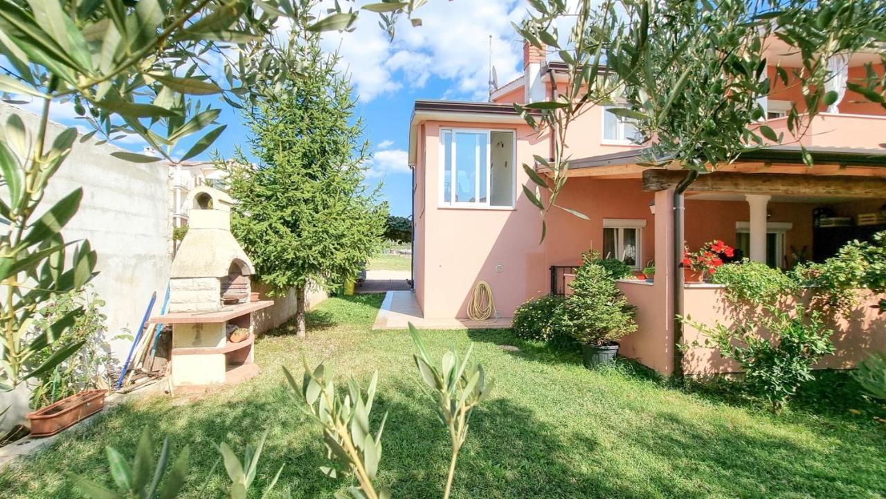 Appartamento Stelia Novigrad Istria Esterno foto